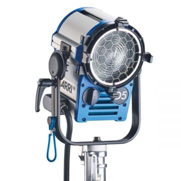 Arri HMI Fresnel True Blue D5